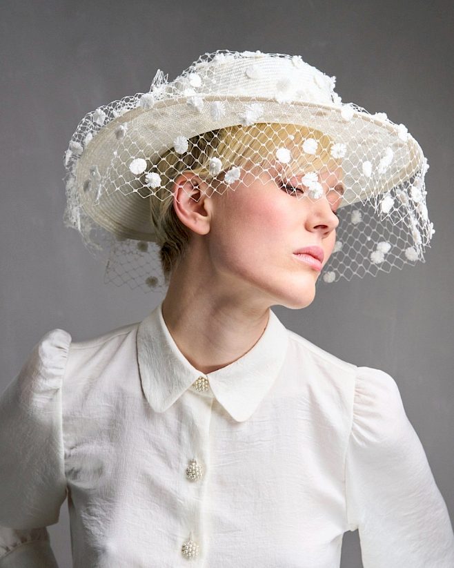 Couture | Wedding hat with veil